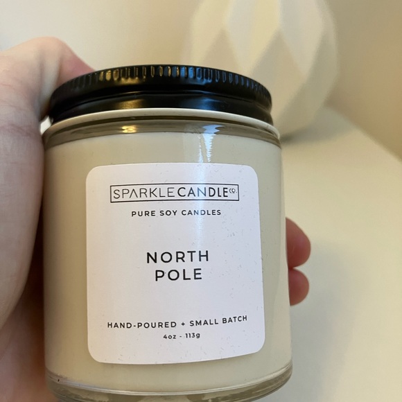 SOLD - Sparkle Candle Co. North Pole Soy Candle - Picture 1 of 2